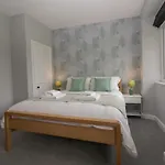 بيت للعطل Boundary House ويندرمير