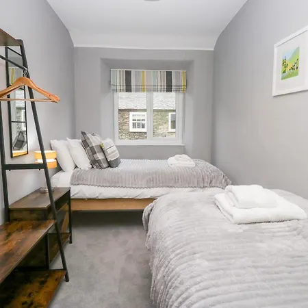 Boundary House * Windermere